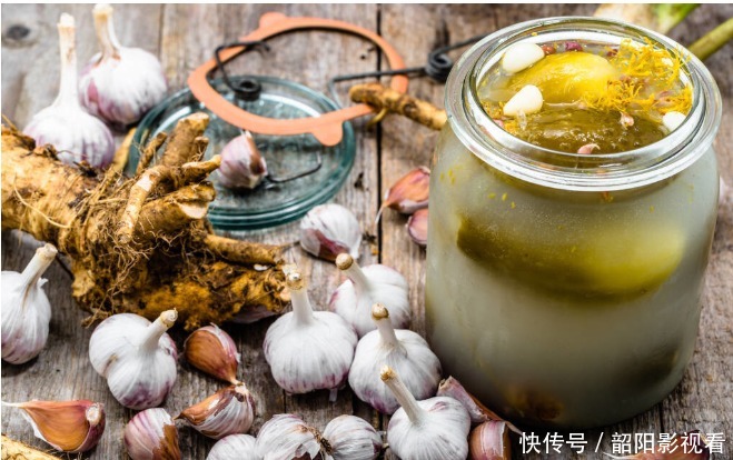 食品|老年人应该“管住嘴”,8种食品最好杜绝,健康才会“拥抱”你