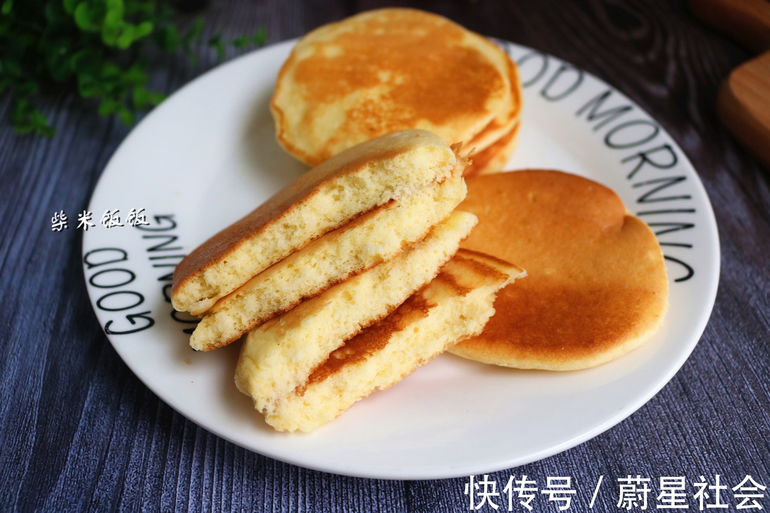 小饼|这饼太软了，女儿早餐爱吃它，做法也简单，有鸡蛋面粉就能做