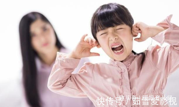 尺度|在爸妈的“冷水”中热烈地生存,你给娃的教育,是泼冷水式的吗?