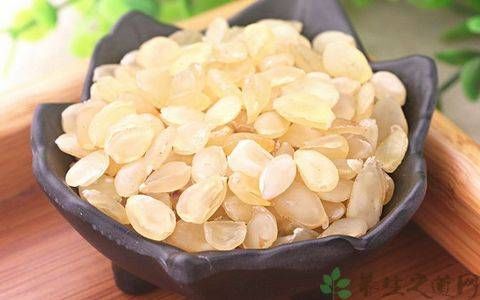 女人想年輕漂亮，不妨多吃10種“堿性食物”，美容祛皺養(yǎng)顏不顯老