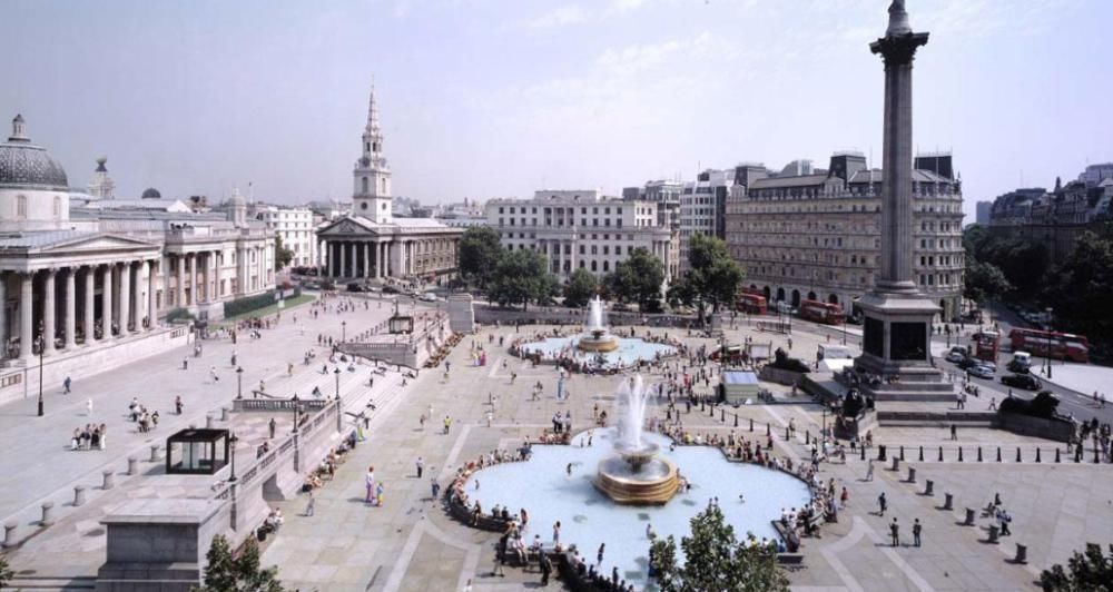 四合院|漫游伦敦:踏上皮卡吉里广场,看看那儿的瑟瑟细雨和灯火