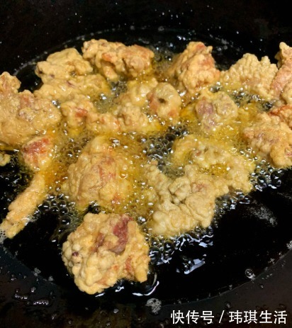 肉制品|炸酥肉,用料很关键!牢记“3步2比例”,金黄酥脆,好吃不回软