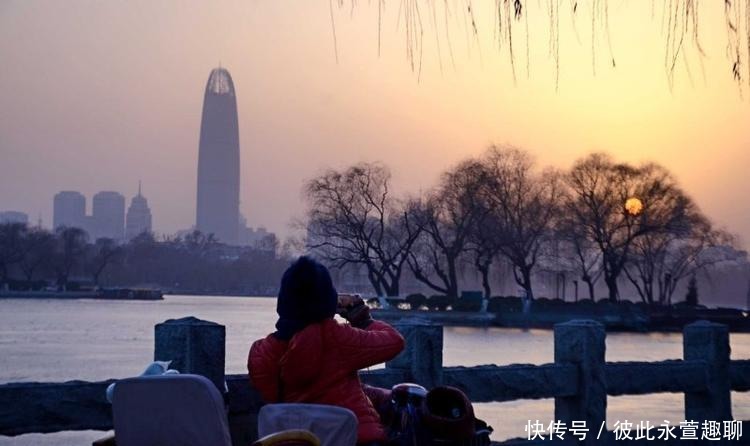 情报站｜一幅幅醉人的夕阳图，冬日落日下的济南大明湖美轮美奂