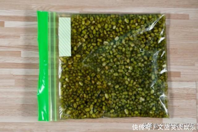 想喝绿豆汤不用等,教你一个诀窍,3分钟绿豆煮开花,好喝又起沙
