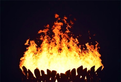 明白|为何历代皇帝都用“朕”自称,专家:把“朕”拆开看,你就明白了