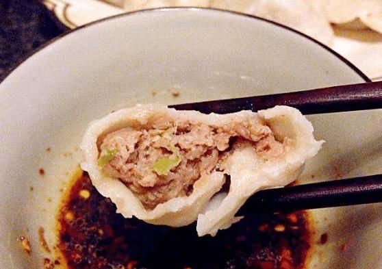 冬天吃饺子，韭菜猪肉靠边站，用此菜包饺子鲜香多汁，快来学着做