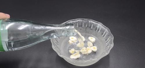 男性朋友|大蒜放进白醋里泡一泡,真是厉害,解决了很多男性朋友困扰的烦恼