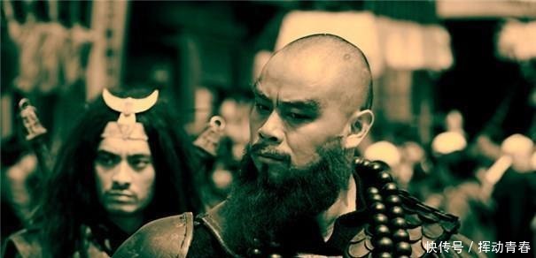 此人|水浒传中,此人手持镔铁双剑,能跟卢俊义大战100回合不分胜负!