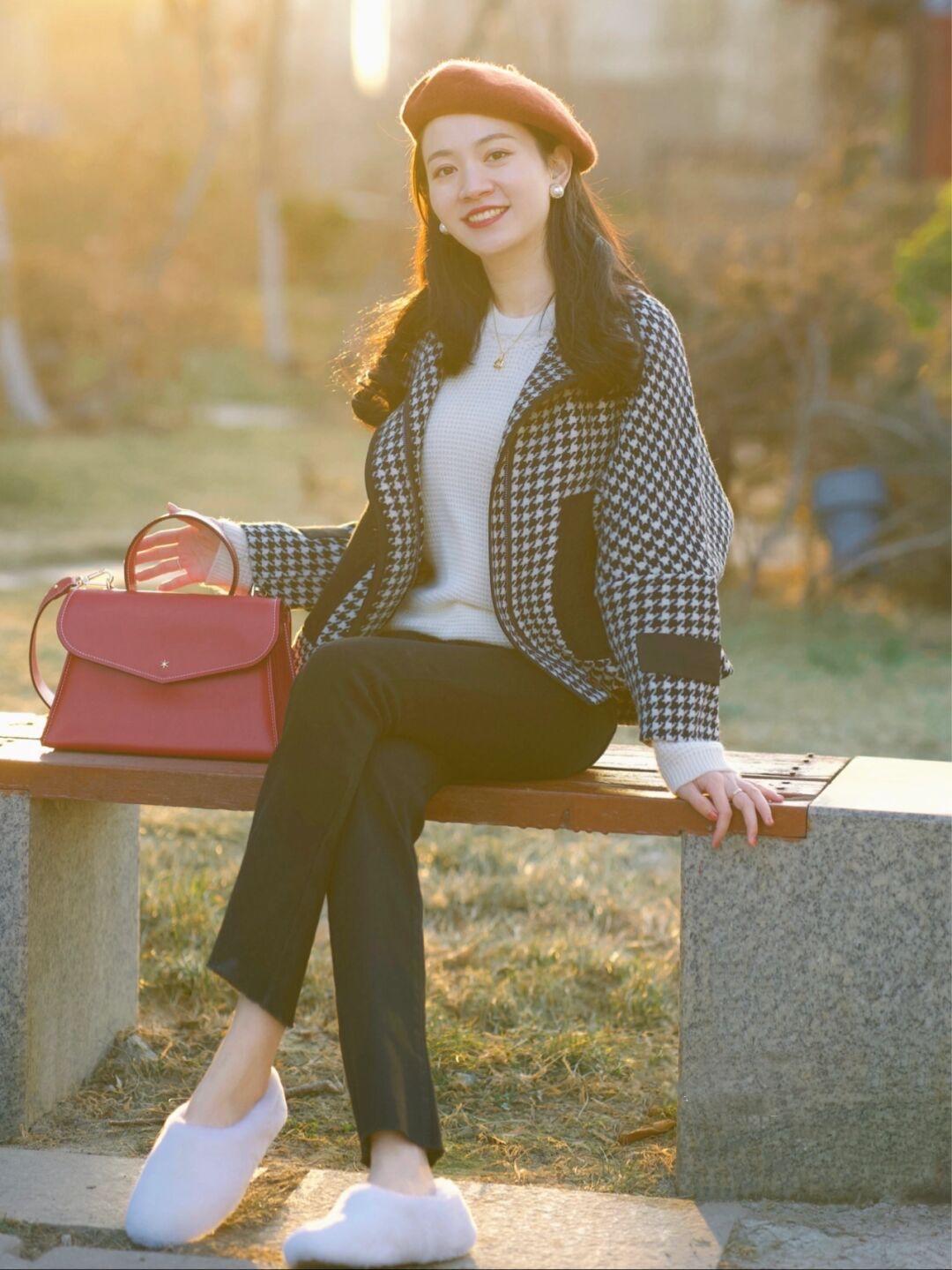 黑白配 冬季不容错过的“毛呢外套”搭配,思路总结好了,看这篇就够