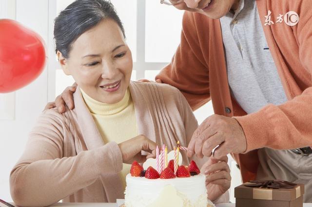 生日|妈妈生日,我连一个生日蛋糕都不敢买,老公提前三天就开始警告我