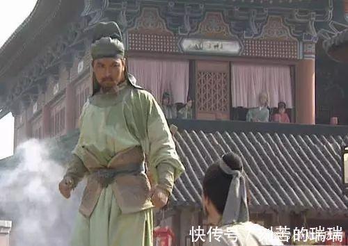 王进#《水浒传》中一低调高手，虽只出手过一次，但其两棍便放倒了史进