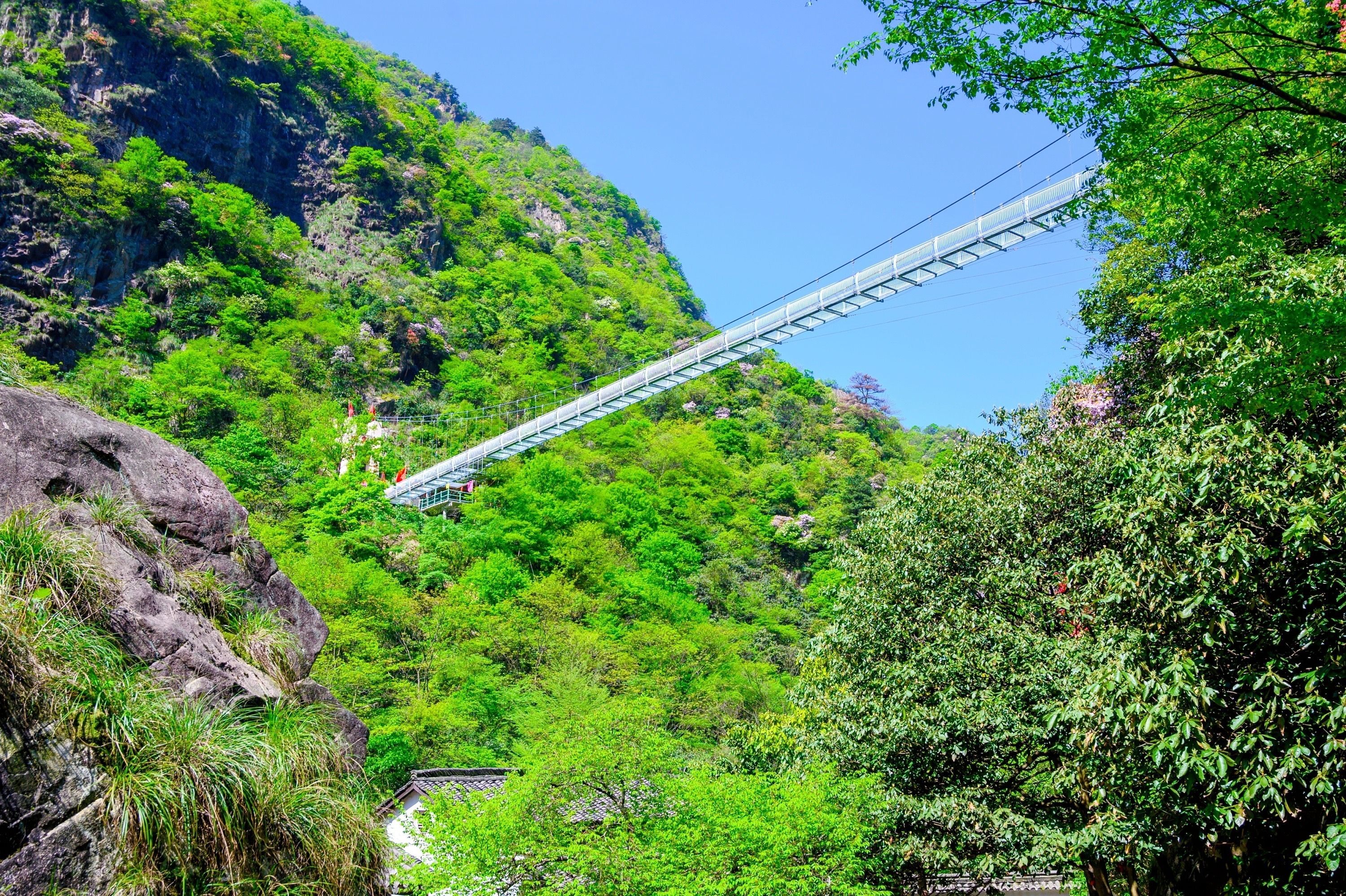 安吉浙北大峡谷，北纬30度线上的奇特山景，九大游乐项目等你挑战