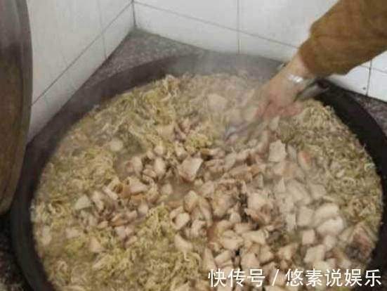 去东北婆婆家，婆婆就做了一个菜，一开始我嫌脏，吃一口后停不下