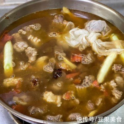 牛肉|汤浓味美??好吃到连汤都不剩??西红柿炖牛腩