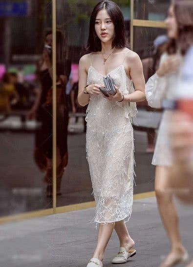 小蛮腰|裙子太透太抢眼!是裙子成就了美女,还是美女成就了裙子?