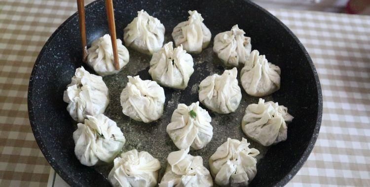 好吃|最简单最好吃的包子做法，薄皮大馅，皮酥馅香，儿子一盘不够吃