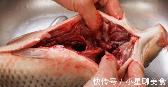 炖鱼去腥味，用白酒还是料酒都错了，大厨教你一招，好吃无腥味