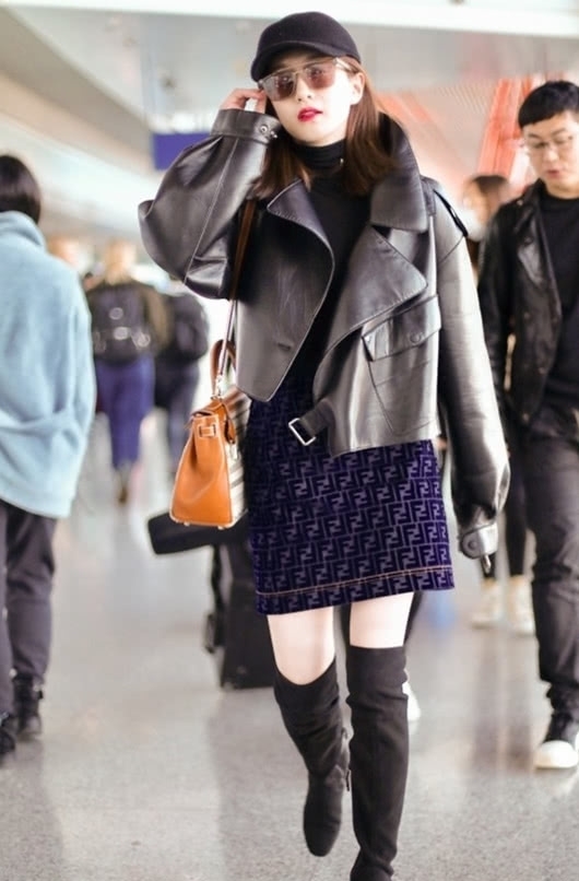 遇上黑色|谁说大冷天不能穿短裙?配一双长靴,冬季也要任性扮靓