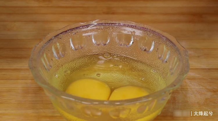 黄豆别再打豆浆了，试试一种做法，吃一次忘不了，给肉都不换