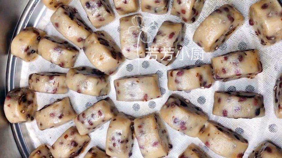 棉絮状|一碗糯米粉,教你做红豆糯米糕,亲戚来的时候,女人多吃补气补血