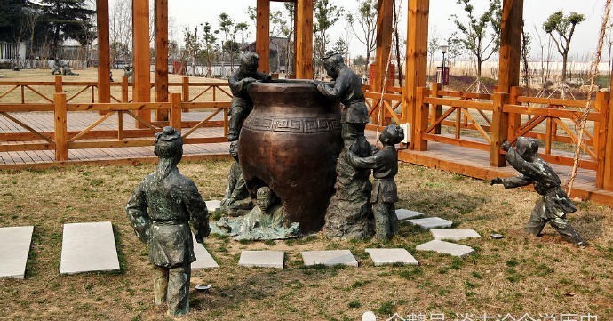 故事|司马光砸缸的故事大家耳熟能详,有谁知道,司马光救的人是谁?