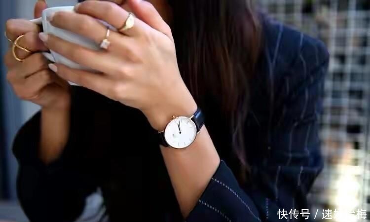女人手表戴左手好，还是右手好？别再戴错被人嘲笑，