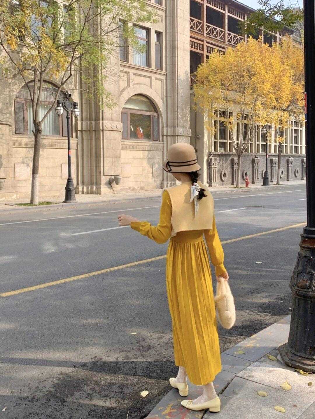 针织连衣裙 偏爱的优雅从容风,也可以将大衣搭得这么美