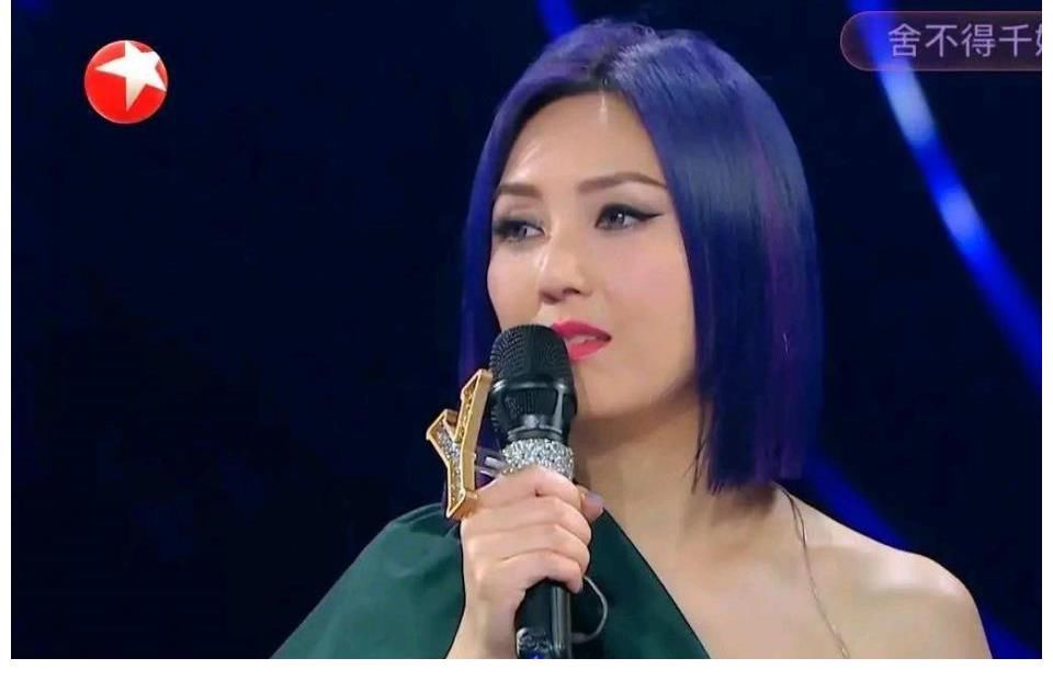 《我们的歌》杨千嬅退赛，参加其他节目，网友：输给林子祥不丢人