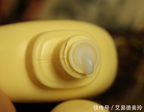 效果|鼻子上有黑头不要慌,涂上它5分钟后撕下,黑头被连“根”拔起