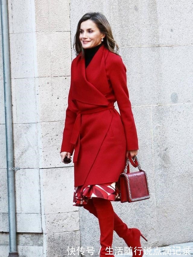 穿搭 降温怎么穿搭西班牙王后抗冻有一套,时尚并不意味着一定露腿!