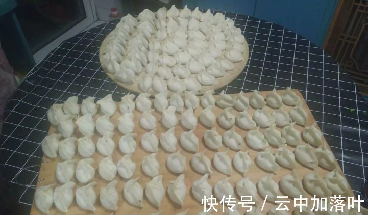 韭菜|入秋后包饺子,韭菜和芹菜靠边站,有种瓜鲜香有营养,要吃得抓紧!