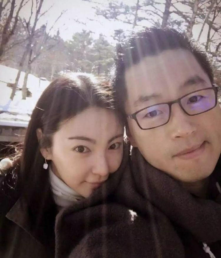 “人設(shè)過(guò)頭”張雨綺：帶薪翹班還說(shuō)演員高危，上綜藝抱團(tuán)孤立素人