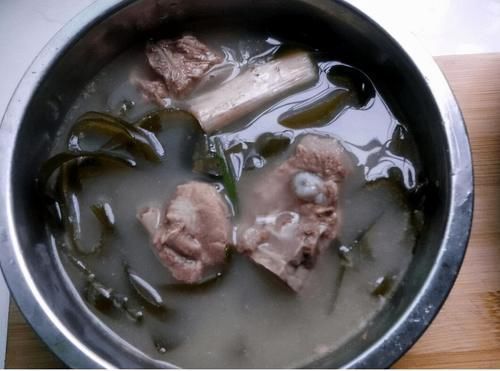 营养均衡|这2种食物或是“积食王”,提醒:吃的越多,孩子脾胃越虚弱