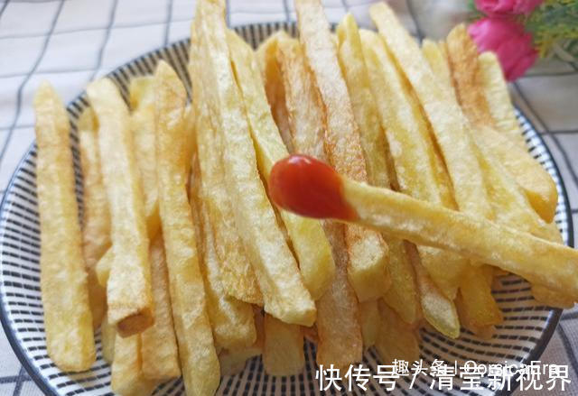 炸薯条|简单的三个土豆，一把淀粉，让你的下午充满幸福感，去试试吧！