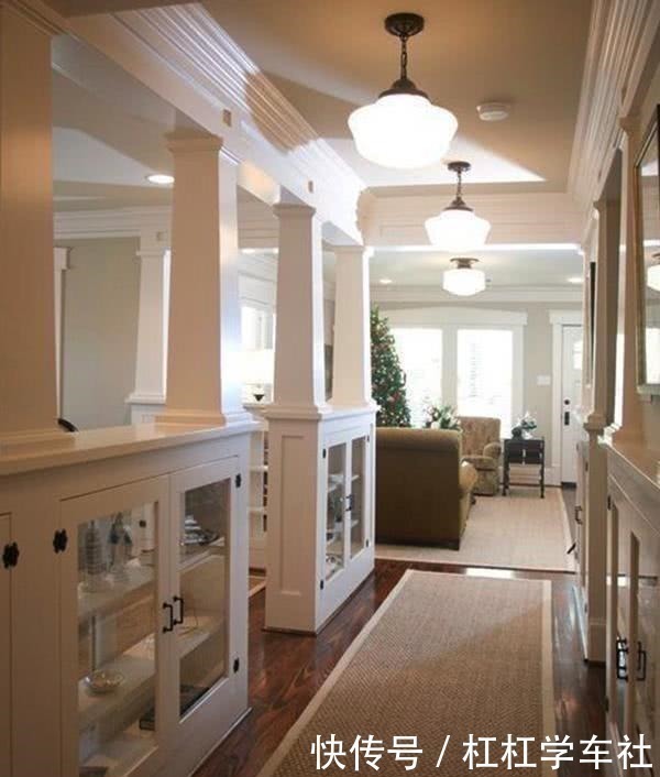 收纳|玄关砌堵隔断,上面掏空做窗洞采光好,下面还能装收纳,简直完美!