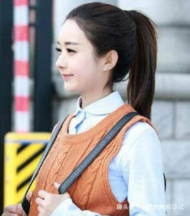 女人不管奔几,扎马尾时少犯这3个''错误''!掉发不说,还显脸大