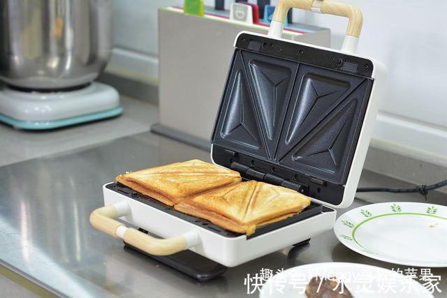 2分钟轻松搞定酱牛肉三明治,比肉夹馍还抢手,连老妈都爱吃