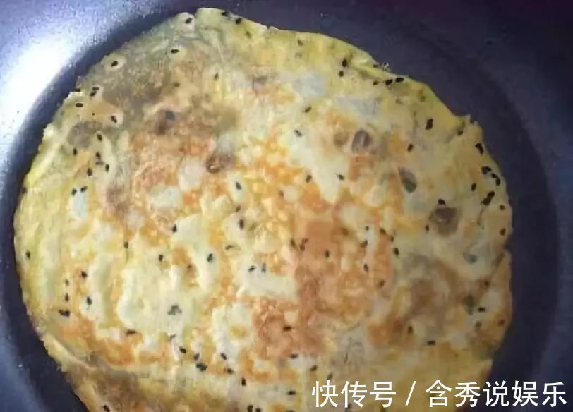 想吃蛋卷不用买，一碗面粉，2个鸡蛋，轻松做出酥脆鸡蛋卷！