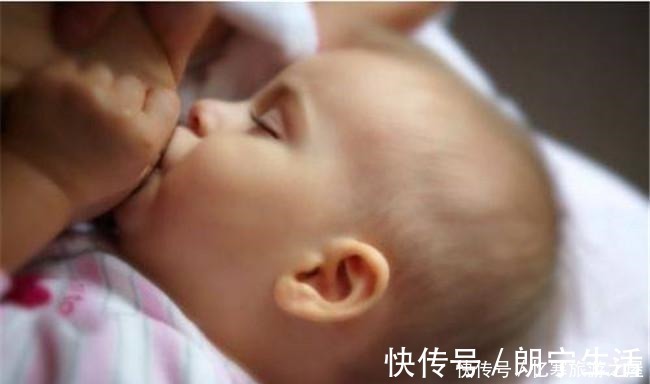 体重|纯母乳喂养的宝宝半岁添加辅食后,如何判断母乳够不够