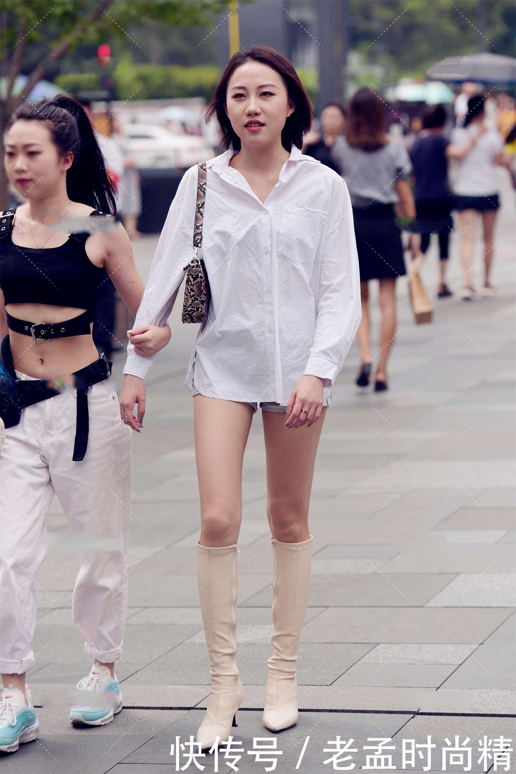 气质|街拍：白色衬衣干净又利落, 时尚高级, 散发出自信气质