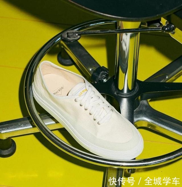 spring 安上鞋带的 Slip-On，是画蛇添足还是锦上添花！