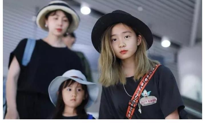 图书馆|黄磊女儿多多被造谣，和男友在图书馆亲热，网友：是偶然更是必然