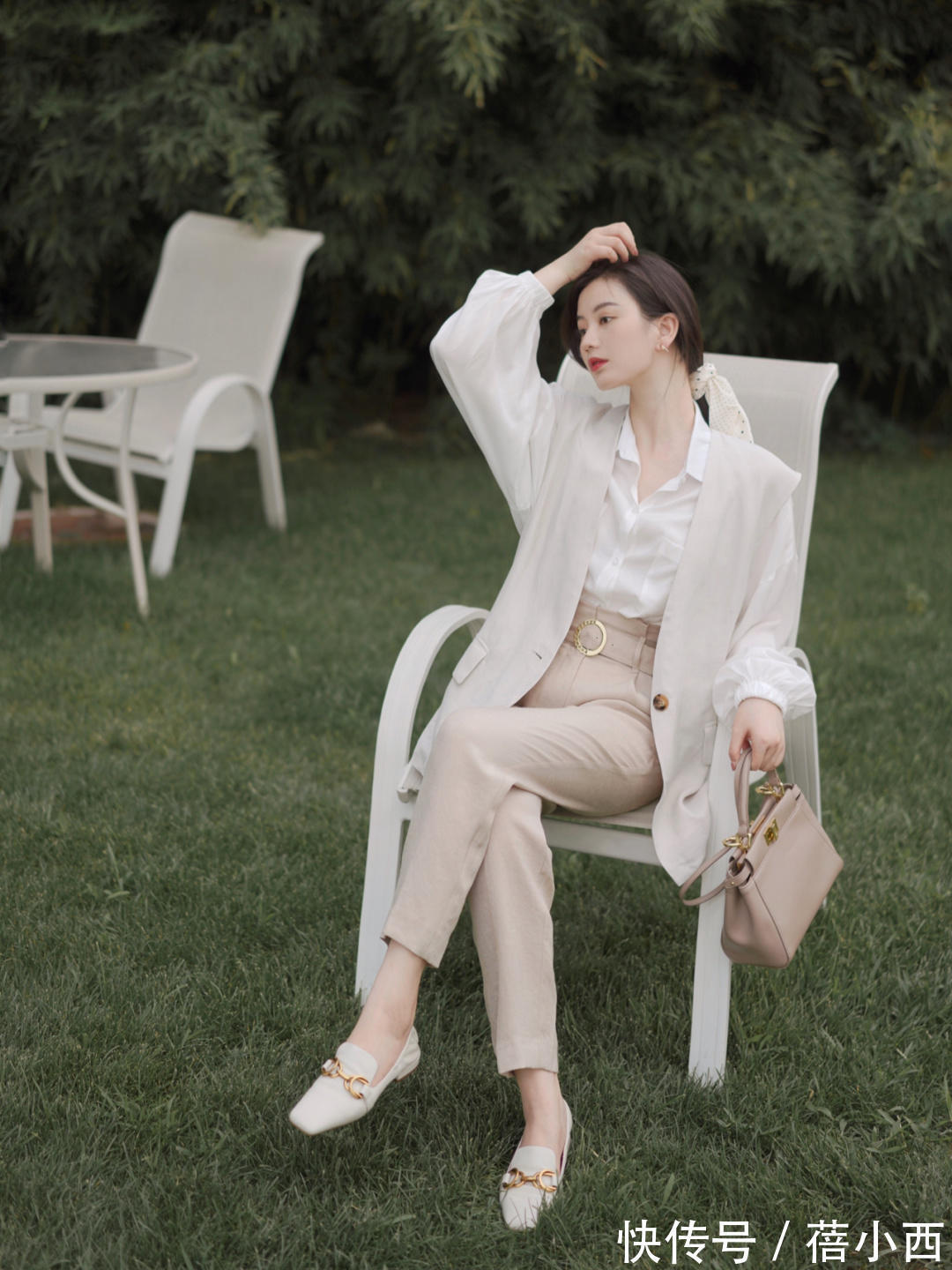 学院风 小白鞋过时了,今年冬季流行“乐福鞋”,搭配裤子、半身裙都高级