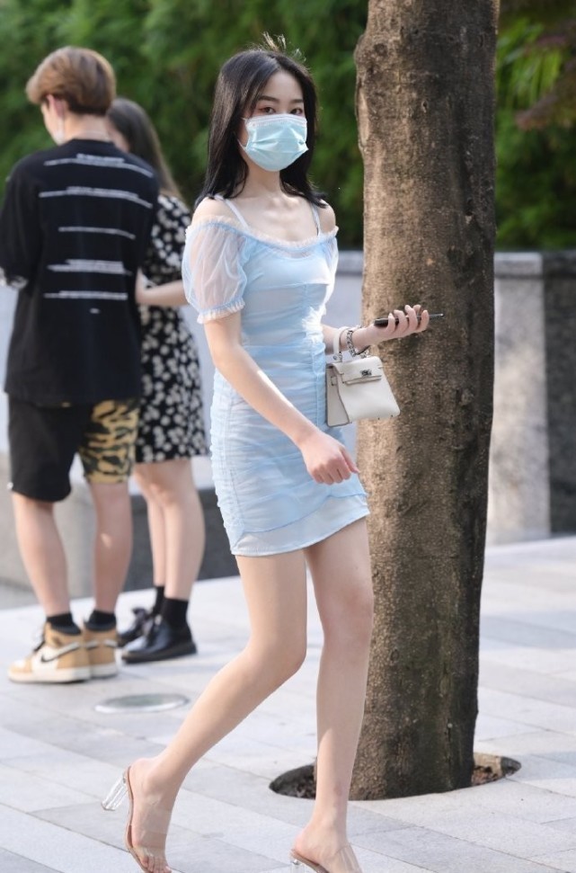 当你有着170的身高,还爱穿高跟鞋时,就没人能招架住你的美了