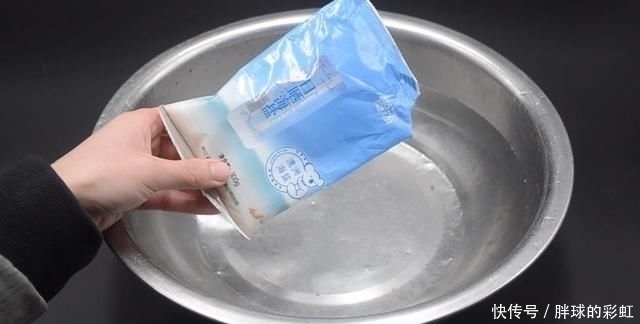 原来黄瓜不用放冰箱教你一个小妙招，放半个月都新鲜，涨知识了