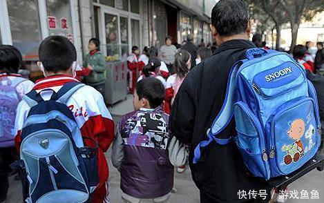 建议|孩子的书包堪比一个世界,为啥不建议家长翻书包?看完忍住别笑