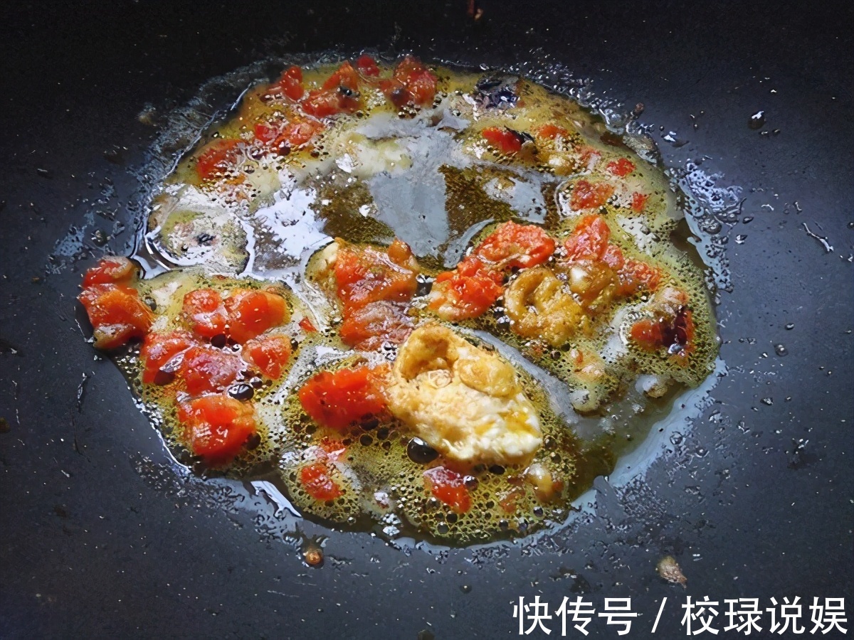 诱人|大闸蟹别只知道蒸着吃了，这样做香味加倍，看着也太诱人了