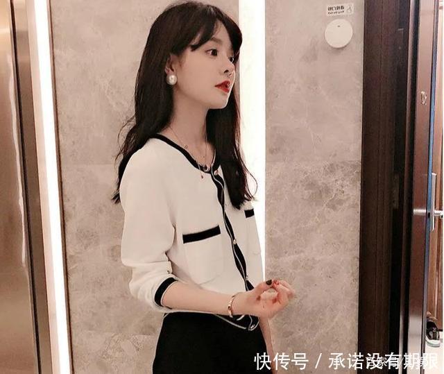 女人会打扮就是精致，今秋流行“小衫+半裙”，时髦优雅显贵气