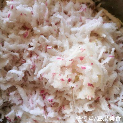  分钟|10分钟快手菜萝卜馅菜团子，做饭不发愁