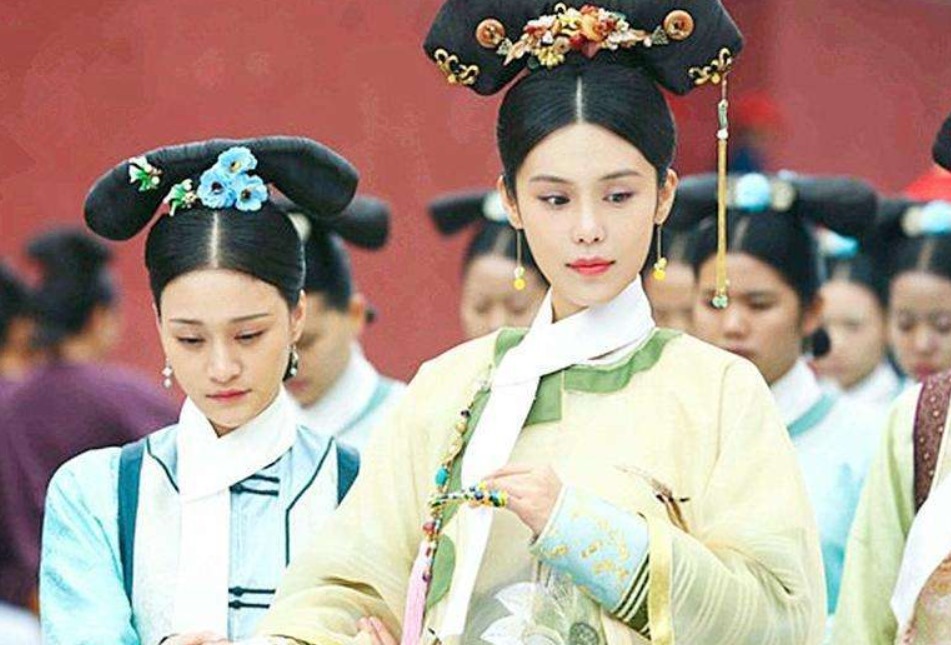 妃子|为何古代妃子走路身边总会有人搀扶，其实是为了显摆身份